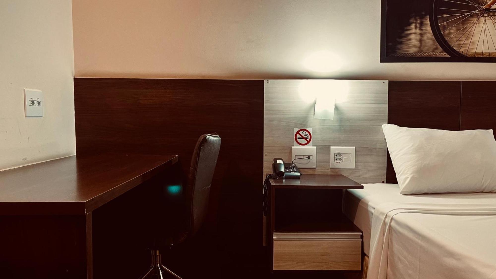 Hotel Amsterdam Монтис-Кларус Экстерьер фото